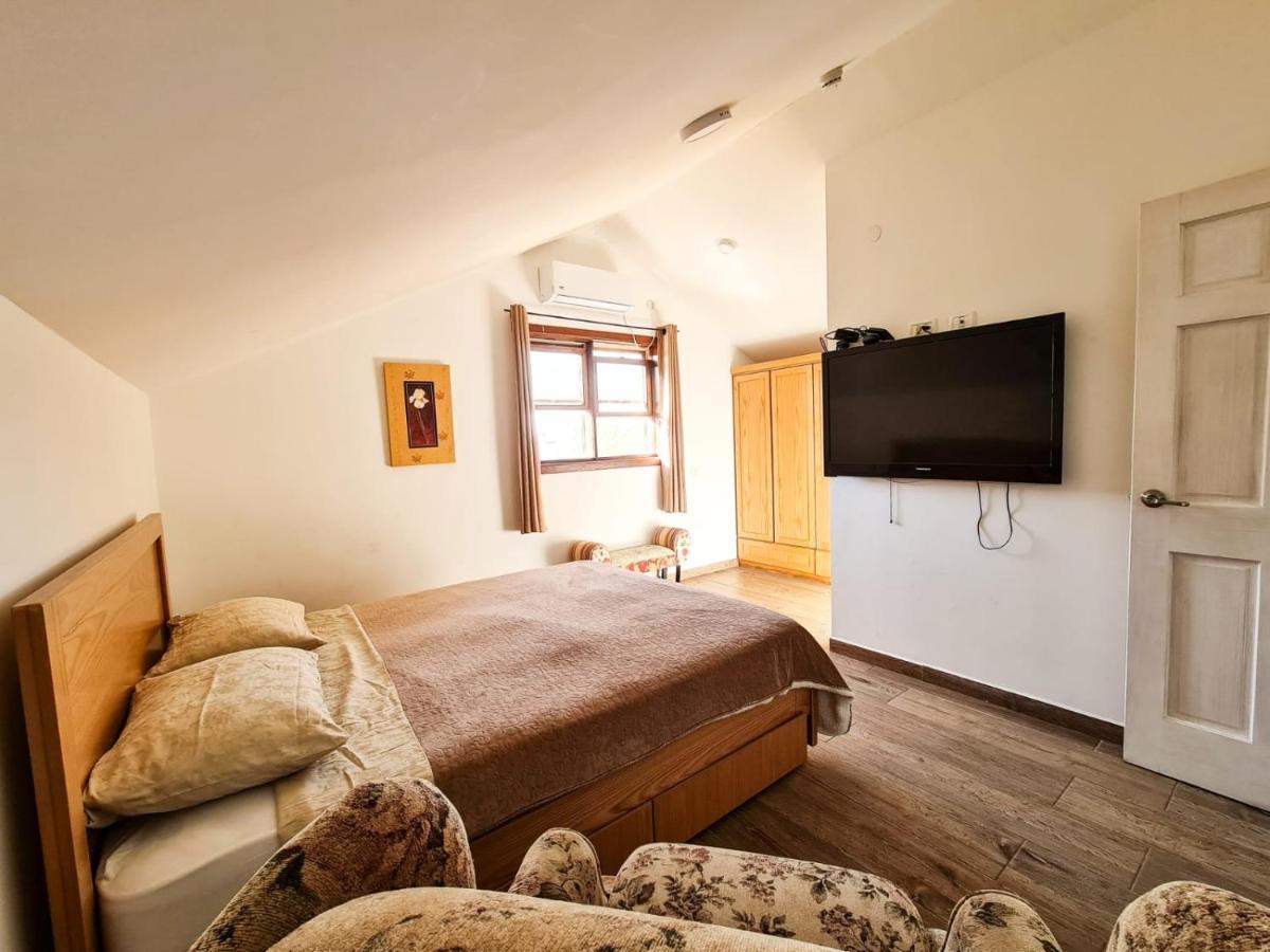 קדמת צבי Villa Buitenkant foto